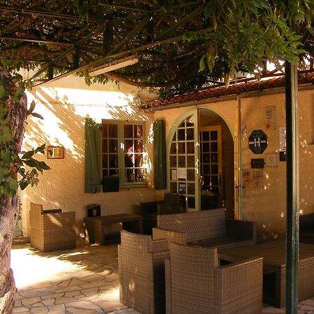 Logis Hotel Restaurant Du Pont Ambialet Exterior foto